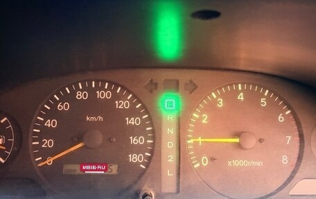 Toyota Ipsum II, 1997 год, 450 000 рублей, 9 фотография