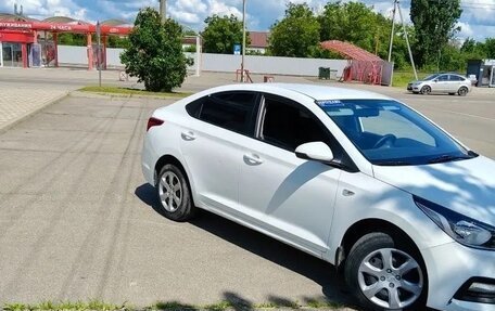 Hyundai Solaris II рестайлинг, 2018 год, 740 000 рублей, 3 фотография