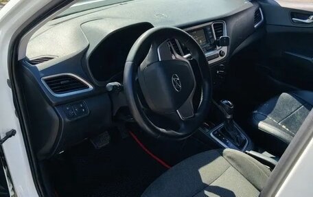 Hyundai Solaris II рестайлинг, 2018 год, 740 000 рублей, 6 фотография