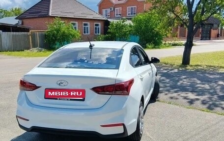 Hyundai Solaris II рестайлинг, 2018 год, 740 000 рублей, 2 фотография