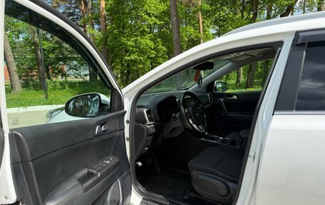 KIA Sportage IV рестайлинг, 2019 год, 2 600 000 рублей, 10 фотография