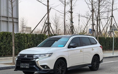 Mitsubishi Outlander III рестайлинг 3, 2022 год, 1 640 123 рублей, 1 фотография