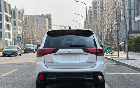 Mitsubishi Outlander III рестайлинг 3, 2022 год, 1 640 123 рублей, 4 фотография