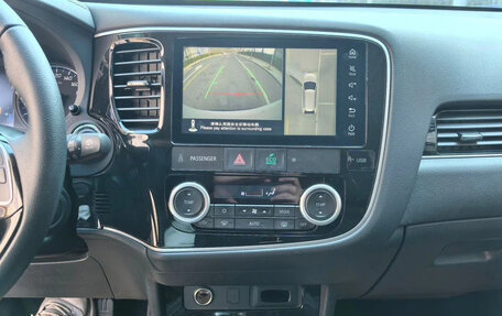 Mitsubishi Outlander III рестайлинг 3, 2022 год, 1 640 123 рублей, 9 фотография