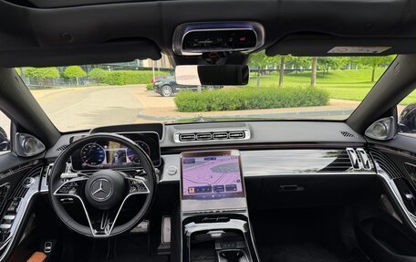 Mercedes-Benz Maybach S-Класс, 2023 год, 28 000 000 рублей, 15 фотография