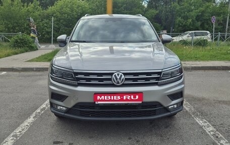 Volkswagen Tiguan II, 2018 год, 2 915 000 рублей, 2 фотография