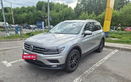 Volkswagen Tiguan II, 2018 год, 2 915 000 рублей, 3 фотография