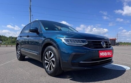 Volkswagen Tiguan II, 2021 год, 2 200 000 рублей, 1 фотография