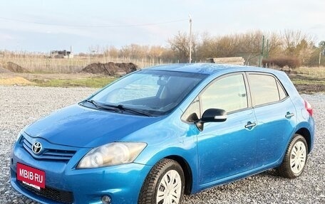 Toyota Auris II, 2011 год, 820 000 рублей, 2 фотография