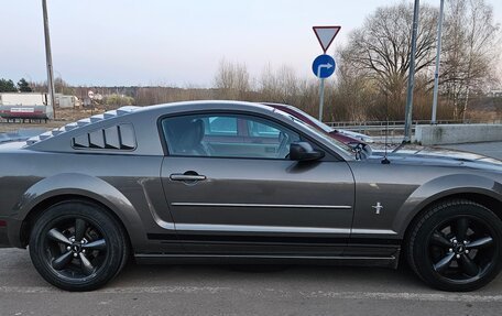 Ford Mustang VI рестайлинг, 2005 год, 2 400 000 рублей, 6 фотография