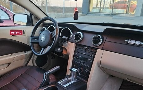 Ford Mustang VI рестайлинг, 2005 год, 2 400 000 рублей, 4 фотография