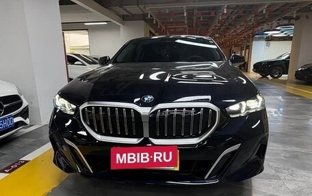 BMW 5 серия, 2025 год, 6 299 999 рублей, 2 фотография