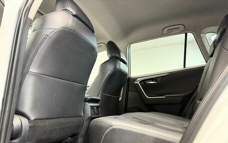 Toyota RAV4, 2021 год, 3 584 000 рублей, 11 фотография