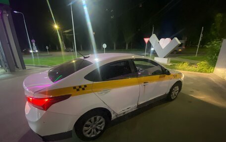 Hyundai Solaris II рестайлинг, 2017 год, 599 999 рублей, 5 фотография