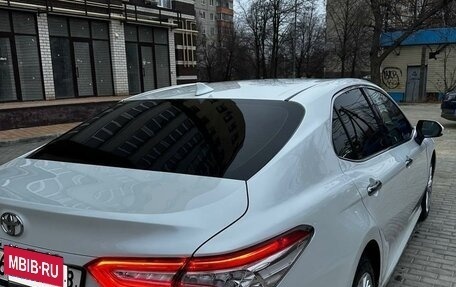 Toyota Camry, 2020 год, 2 800 000 рублей, 10 фотография