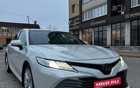 Toyota Camry, 2020 год, 2 800 000 рублей, 8 фотография