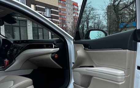 Toyota Camry, 2020 год, 2 800 000 рублей, 14 фотография