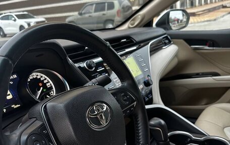 Toyota Camry, 2020 год, 2 800 000 рублей, 18 фотография