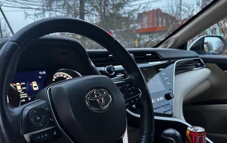 Toyota Camry, 2020 год, 2 800 000 рублей, 19 фотография