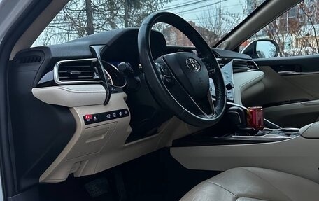 Toyota Camry, 2020 год, 2 800 000 рублей, 15 фотография