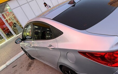 Hyundai Solaris II рестайлинг, 2011 год, 550 000 рублей, 5 фотография