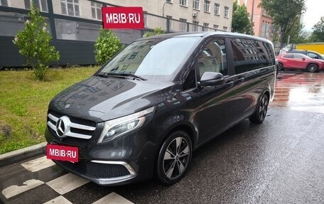 Mercedes-Benz V-Класс, 2020 год, 6 900 000 рублей, 2 фотография
