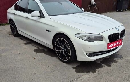 BMW 5 серия, 2011 год, 1 390 000 рублей, 2 фотография