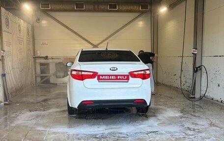 KIA Rio III рестайлинг, 2013 год, 750 000 рублей, 10 фотография