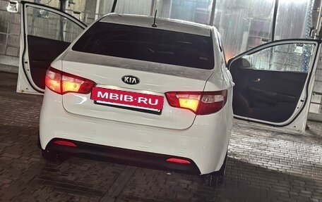 KIA Rio III рестайлинг, 2013 год, 750 000 рублей, 12 фотография