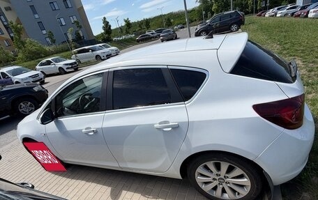 Opel Astra J, 2011 год, 850 000 рублей, 3 фотография