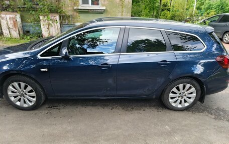 Opel Astra J, 2011 год, 400 000 рублей, 3 фотография