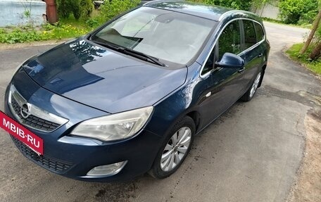 Opel Astra J, 2011 год, 400 000 рублей, 2 фотография