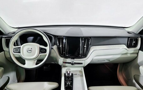 Volvo XC60 II, 2021 год, 4 000 000 рублей, 5 фотография