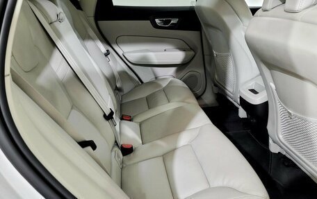 Volvo XC60 II, 2021 год, 4 000 000 рублей, 13 фотография