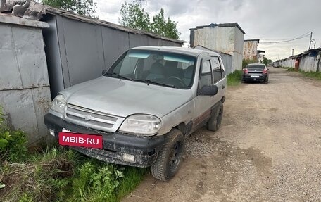 Chevrolet Niva I рестайлинг, 2004 год, 35 000 рублей, 2 фотография