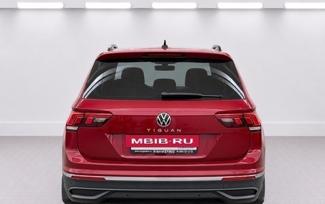 Volkswagen Tiguan II, 2021 год, 2 450 000 рублей, 3 фотография