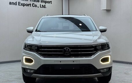 Volkswagen T-Roc I, 2021 год, 2 100 000 рублей, 1 фотография