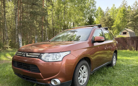 Mitsubishi Outlander III рестайлинг 3, 2012 год, 1 300 000 рублей, 2 фотография