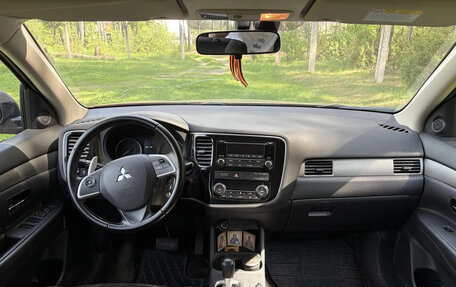 Mitsubishi Outlander III рестайлинг 3, 2012 год, 1 300 000 рублей, 12 фотография