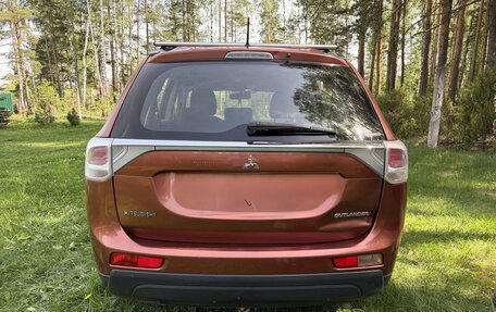 Mitsubishi Outlander III рестайлинг 3, 2012 год, 1 300 000 рублей, 7 фотография