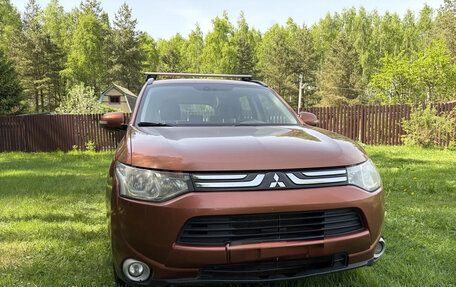 Mitsubishi Outlander III рестайлинг 3, 2012 год, 1 300 000 рублей, 3 фотография