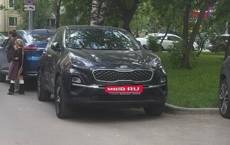 KIA Sportage IV рестайлинг, 2020 год, 2 600 000 рублей, 2 фотография