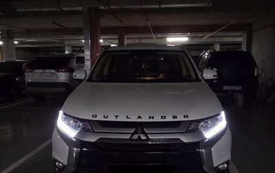 Mitsubishi Outlander III рестайлинг 3, 2018 год, 2 000 000 рублей, 1 фотография