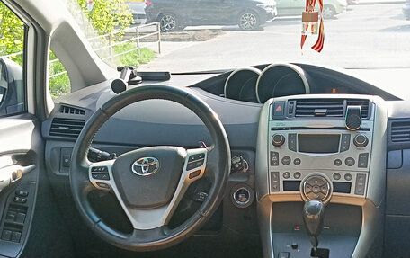 Toyota Verso I, 2011 год, 930 000 рублей, 3 фотография