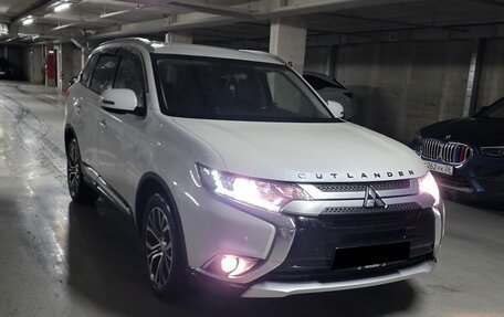 Mitsubishi Outlander III рестайлинг 3, 2018 год, 2 000 000 рублей, 7 фотография