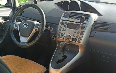 Toyota Verso I, 2011 год, 930 000 рублей, 4 фотография