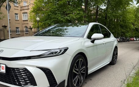 Toyota Camry, 2024 год, 3 350 000 рублей, 2 фотография