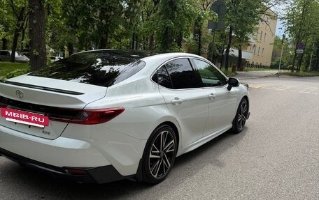Toyota Camry, 2024 год, 3 350 000 рублей, 5 фотография