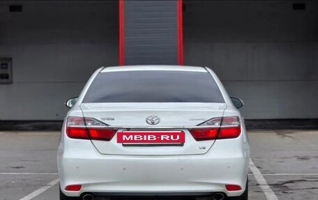 Toyota Camry, 2015 год, 1 850 000 рублей, 6 фотография