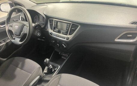 Hyundai Solaris II рестайлинг, 2019 год, 1 199 800 рублей, 3 фотография